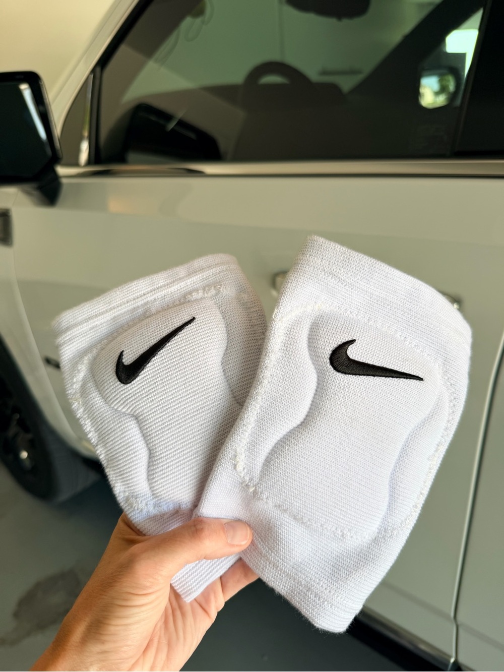 Nike White Knee Pads 🏐